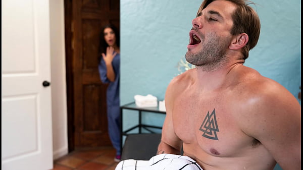 Masseuse Caught Me Jerking & Offered Something Off Menu..